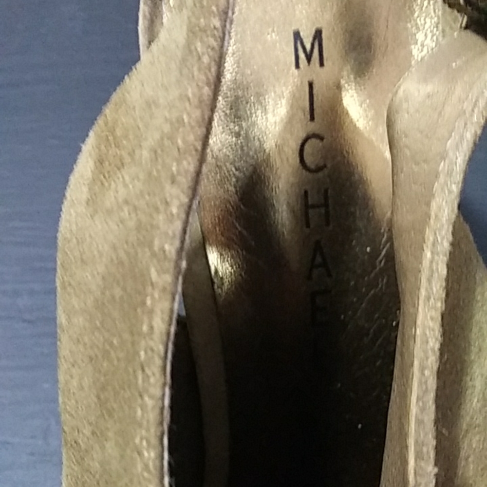 Shoes - Picture 3 of 4